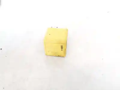Second-hand car spare part relay for opel combo 1.6 oem iam references 90226846  v23134-j52-x369