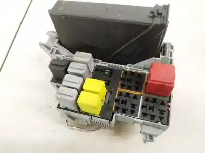 Second-hand car spare part fuse box unit for opel meriva b 1.7 16v cdti oem iam references 13111111  93363140