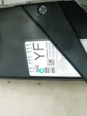 Second-hand car spare part fuse box unit for opel meriva b 1.7 16v cdti oem iam references 13111111  93363140