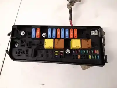 Second-hand car spare part fuse box unit for opel signum 1.9 16v cdti cat (z 19 dth / lrd) oem iam references 13172979  519067201