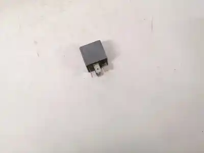 Second-hand car spare part relay for audi a6, c5 2001.08 - 2005.01 facelift 2.4 125kw 2001.08 - 2005.01 oem iam references 8d0951253a  