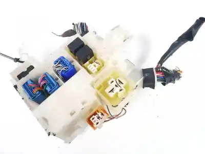 Second-hand car spare part fuse box unit for toyota corolla (e11) 2.0 d-4d linea sol oem iam references 6059a11  