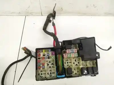 Second-hand car spare part fuse box unit for volvo v50 (545) 2.0 d oem iam references 30679815  0740052