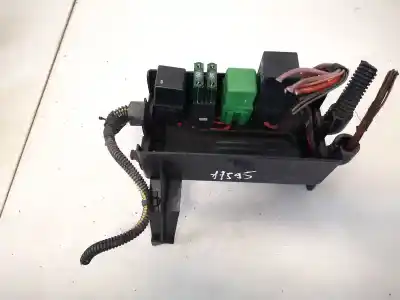 Peça sobressalente para automóvel em segunda mão caixa de fusíveis e relés por opel vectra b caravan 2.0 dti referências oem iam 90506007