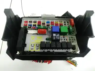Gebrauchtes Autoersatzteil RELAIS SICHERUNGSKASTEN Multifunktionsrelais zum OPEL ASTRA, G 1998.09 - 2004.12  OEM-IAM-Referenzen 24412497  90191753, 24431677