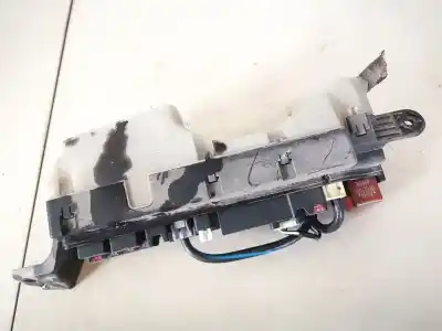 Second-hand car spare part fuse box unit for toyota corolla (e12) 2.0 d-4d linea luna berlina oem iam references   