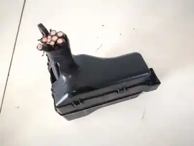 Second-hand car spare part fuse box unit for toyota corolla (e12) 2.0 d-4d linea luna berlina oem iam references   