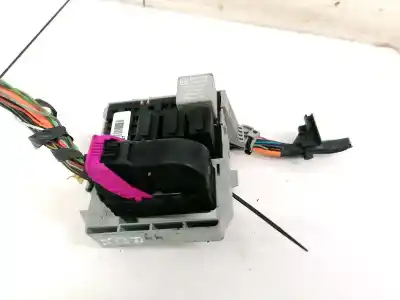 Peça sobressalente para automóvel em segunda mão CAIXA DE FUSÍVEIS E RELÉS por OPEL MERIVA B  Referências OEM IAM 24430433  