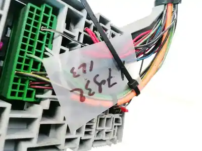 Second-hand car spare part fuse box unit for opel meriva b 1.7 16v cdti oem iam references 24430433  