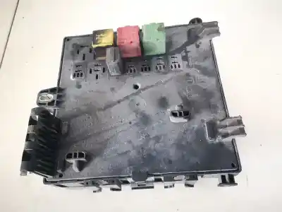 Second-hand car spare part fuse box unit for opel vectra c (z02) 2.2 dti 16v (f69) oem iam references 09228740  532150018