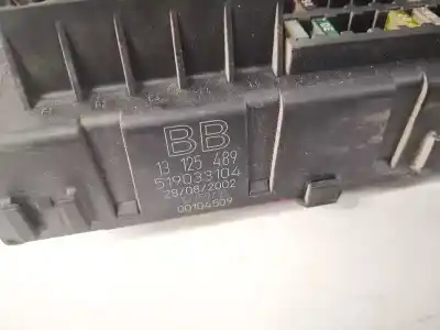 Pièce détachée automobile d'occasion boîtes à fusibles pour opel vectra c (z02) 2.2 dti 16v (f69) références oem iam 13125489  13125489bb, 519033104