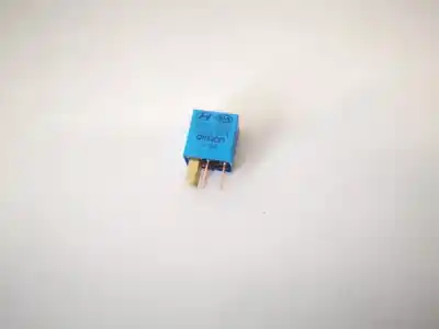 Pezzo di ricambio per auto di seconda mano relè per kia ceed (ed) 1.6 crdi 115 riferimenti oem iam 952242d000