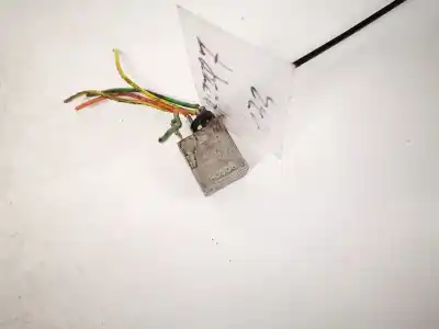 Pezzo di ricambio per auto di seconda mano relè per toyota corolla (e12) 2.0 d-4d sol berlina riferimenti oem iam 9008087019  0332011001