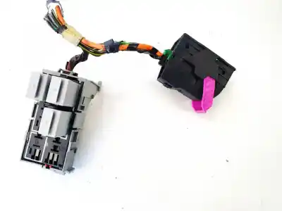 Second-hand car spare part fuse box unit for opel meriva b 1.7 16v cdti oem iam references 13100504  