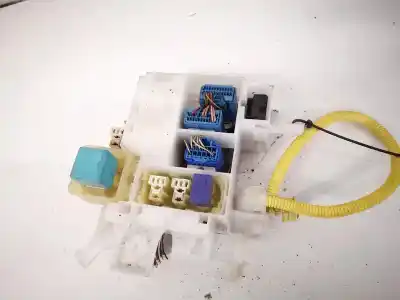 Second-hand car spare part fuse box unit for toyota corolla (e12) 2.0 d-4d sol berlina oem iam references 7019ta1  