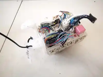 Автозапчасти б/у блок реле/предохранителей за toyota verso 2.0 d-4d cat ссылки oem iam 827300f060d