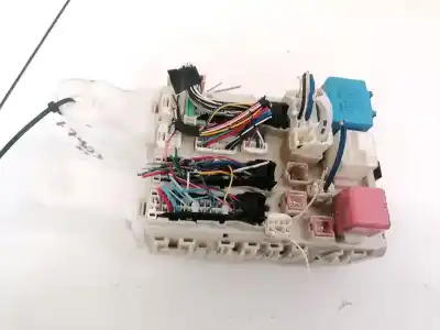 Pezzo di ricambio per auto di seconda mano scatola relè/fusibili per toyota verso 2.0 d-4d riferimenti oem iam 827300f051c