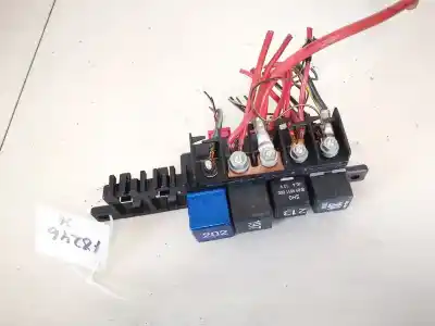 Pezzo di ricambio per auto di seconda mano  per VOLKSWAGEN PASSAT VARIANT (3B5)  Riferimenti OEM IAM 8L0941822A  