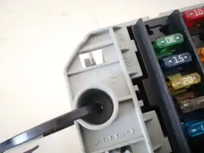 Second-hand car spare part fuse box unit for opel meriva b 1.7 16v cdti oem iam references 93363136  