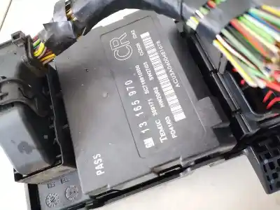 Second-hand car spare part fuse box unit for opel vectra c (z02) 2.2 dti 16v (f69) oem iam references 13165970  24400590, 518721030