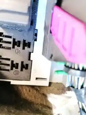 Second-hand car spare part fuse box unit for opel meriva 1.6 cat (z 16 se / l55) oem iam references   