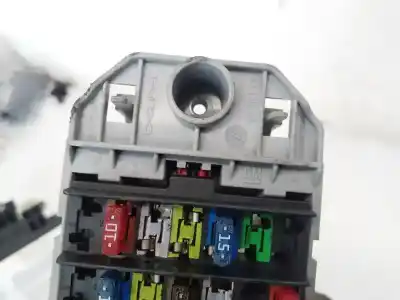 Second-hand car spare part fuse box unit for opel meriva 1.6 cat (z 16 se / l55) oem iam references 93363136  