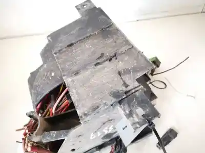 Second-hand car spare part fuse box unit for opel vivaro 2.5 107 kw oem iam references   