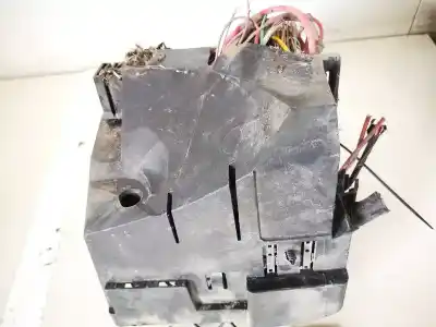 Second-hand car spare part fuse box unit for opel vivaro 2.5 107 kw oem iam references   