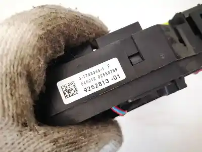 Second-hand car spare part fuse box unit for bmw 5-series, f07/f10 /f11 2010.03 - 2016.12 3.5 d 230kw 2011.09 --> oem iam references 925281301  3-1703345-1