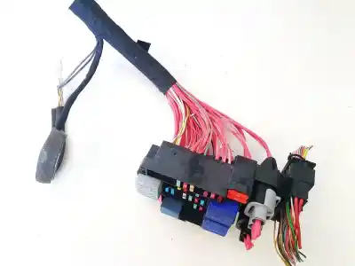 Pièce détachée automobile d'occasion boîtes à fusibles pour renault scenic ii 1.9 dci diesel références oem iam   