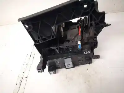 Second-hand car spare part FUSE BOX UNIT for VOLKSWAGEN PASSAT B6 (3C2)  OEM IAM references 3C0937049E  