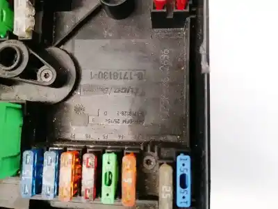 Автозапчасти б/у блок реле/предохранителей за skoda octavia combi (1z5) 1.9 tdi dpf ссылки oem iam 017181301  0-1718130-1