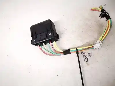 Second-hand car spare part fuse box unit for renault megane 1.5 dci k9k j8 oem iam references t1001781f  