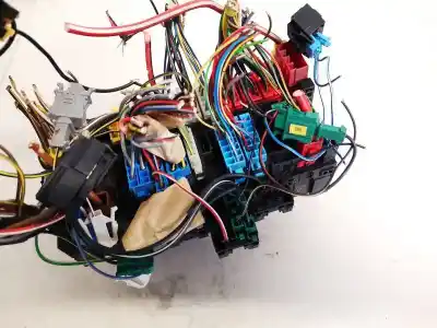 Second-hand car spare part fuse box unit for volkswagen passat variant (3a5) 1.9 tdi oem iam references 357937039  
