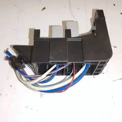 Piesă de schimb auto la mâna a doua panou tablou sigurante pentru toyota avensis wagon (t25) 2.2 d-4d cat referințe oem iam 9008087019  90080-87019