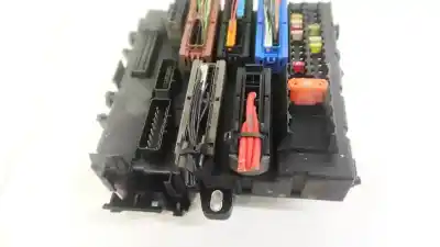 Second-hand car spare part fuse box unit for opel vectra c caravan 1.9 cdti oem iam references 13189927  