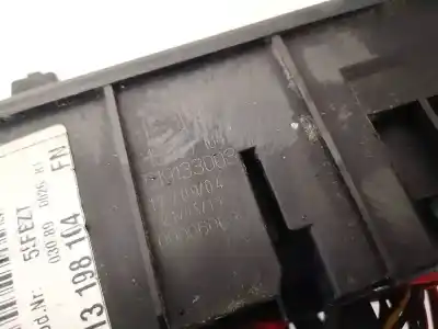 Second-hand car spare part fuse box unit for opel vectra c caravan 1.9 cdti oem iam references 13198104  519133003