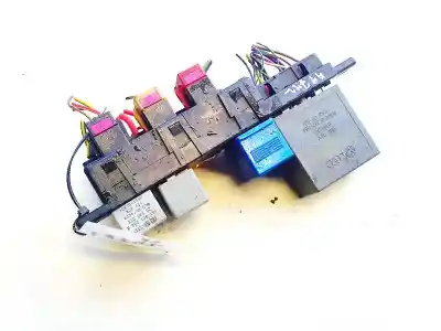 Peça sobressalente para automóvel em segunda mão  por VOLKSWAGEN PASSAT VARIANT (3B6)  Referências OEM IAM 8L0941822A  896083000