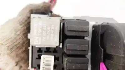 Second-hand car spare part fuse box unit for opel meriva 1.6 16v oem iam references 24430433  000041797