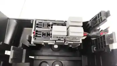 Second-hand car spare part fuse box unit for opel meriva 1.6 16v oem iam references   