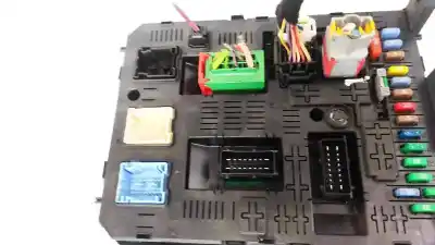 Second-hand car spare part fuse box unit for citroen c5, ii 2008.02 - 2011.01 1.6 hdi 82kw 2008.07 - 2011.01 oem iam references 966405908001  00220708