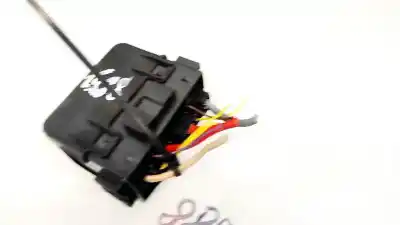 Second-hand car spare part fuse box unit for renault clio, 2012.11 - 2016 0.9 tce 90 66kw 2012.11 --> oem iam references   