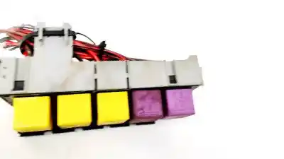 Second-hand car spare part fuse box unit for opel meriva 1.6 16v oem iam references   