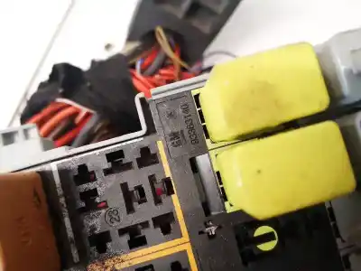 Second-hand car spare part fuse box unit for opel meriva 1.6 16v oem iam references 93363140  