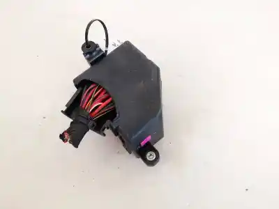 Pièce détachée automobile d'occasion boîtes à fusibles pour volkswagen passat cc (357) 2.0 tdi références oem iam 3c1941824  3c0880204c