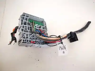 Second-hand car spare part fuse box unit for opel meriva b 1.7 16v cdti oem iam references 93363150  
