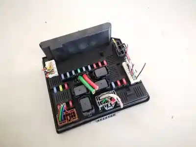 Peça sobressalente para automóvel em segunda mão caixa de fusíveis e relés por nissan qashqai 1.6 16v referências oem iam 284b7jd01a