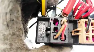 Second-hand car spare part fuse box unit for audi a6 avant (4b5) 2.5 tdi oem iam references 8l0941822a  896083000