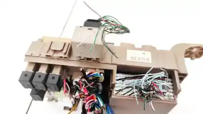 Second-hand car spare part fuse box unit for toyota corolla (e11) 2.0 d-4d linea sol oem iam references 8264113040  82641-13040, 2323000231