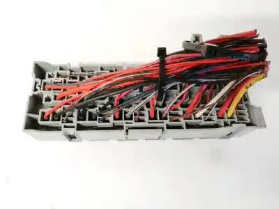 Second-hand car spare part fuse box unit for opel meriva 1.6 16v oem iam references   